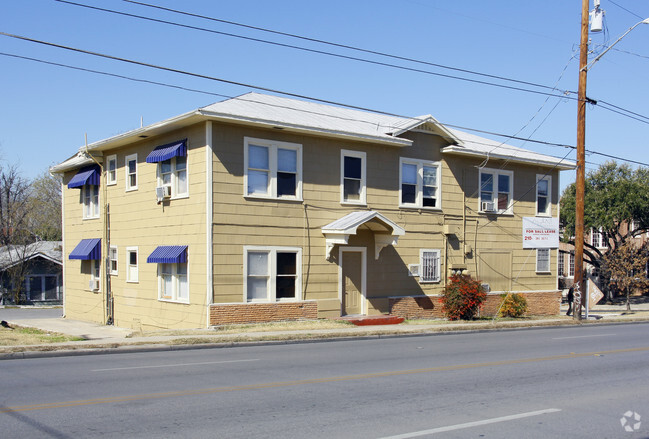 Primary Photo - 402 W Mulberry Ave