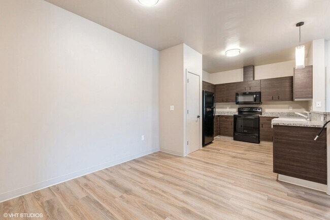 Building Photo - 3rd floor 2 bed, 1bath Apartment!
