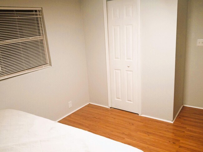 Building Photo - 2737 Garden St