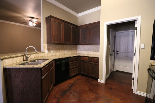 Building Photo - Stoneridge 502