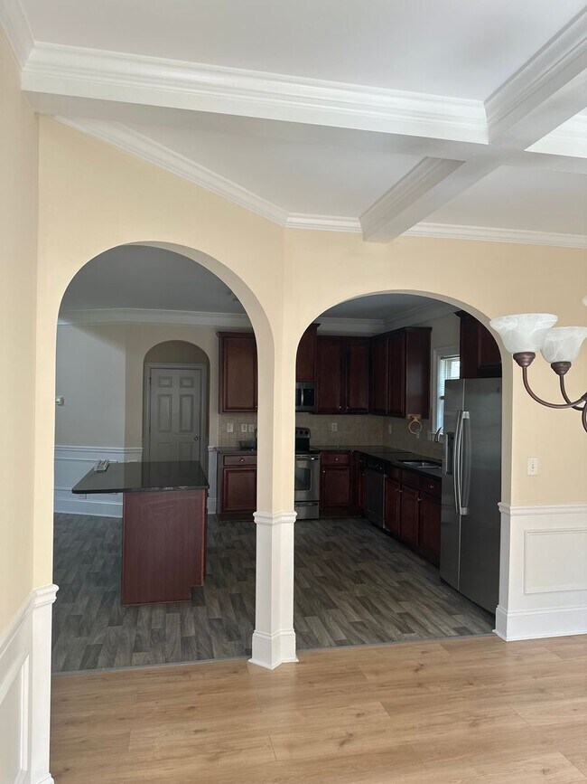 Building Photo - 4 Bedrooms, 3 Bathrooms - Home in Stockbri...