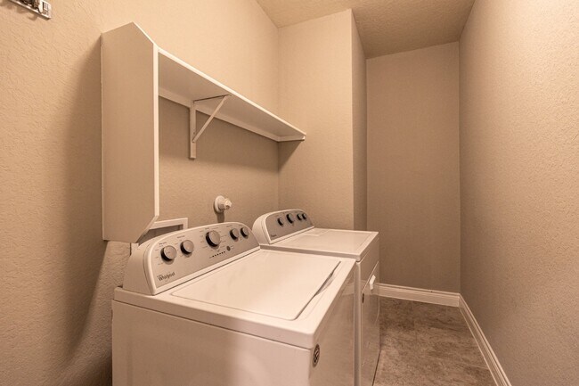 Building Photo - 27462 Paraiso Sands