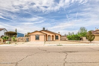 Building Photo - 5729 Saplinas Rd