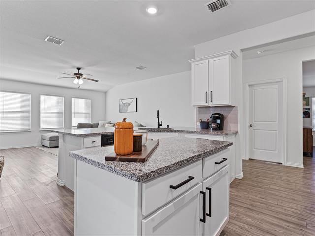 Building Photo - 6202 Halton Dr.