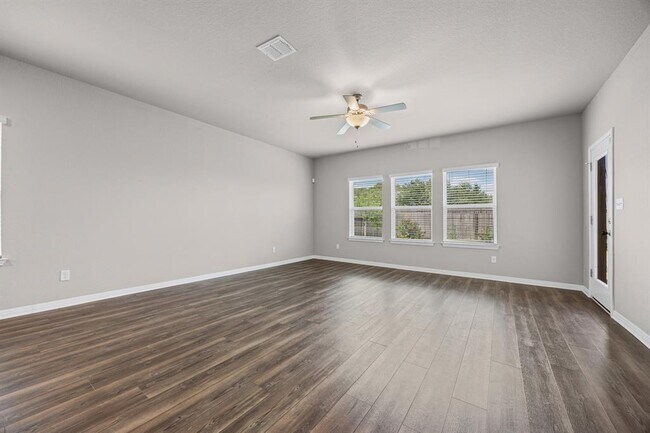 Building Photo - 1649 Settlers Glen Dr