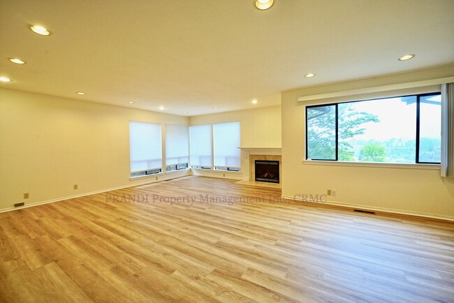 Building Photo - Rarely Available Sausalito Home with Amazing Views!