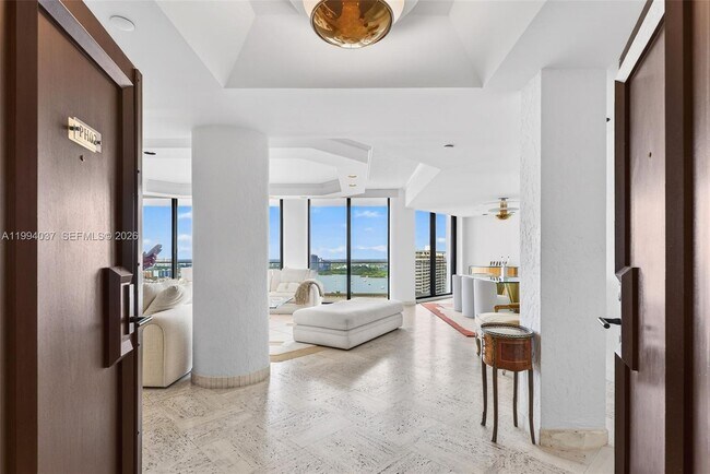 Building Photo - 2800 Island Blvd