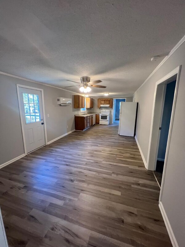 Building Photo - 614 W Queen St