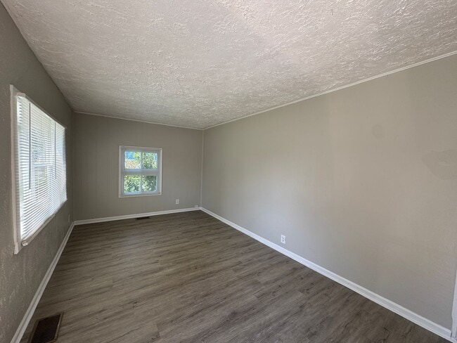 Building Photo - 2453 N Goodlet Ave