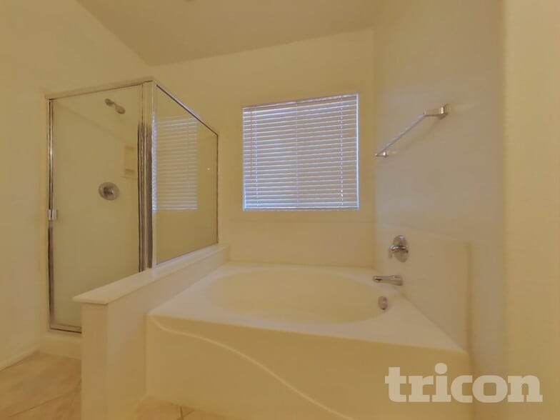 Building Photo - 9406 W Berkeley Rd