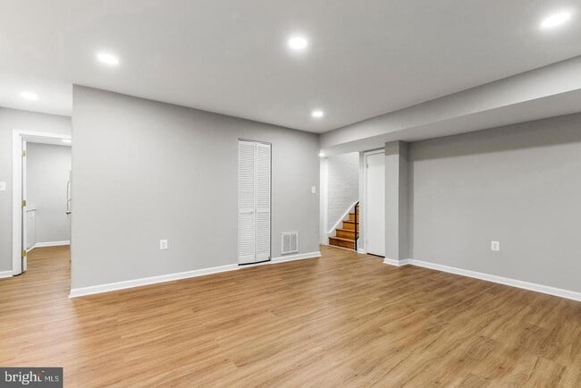 Building Photo - 4921 Sauquoit Ln