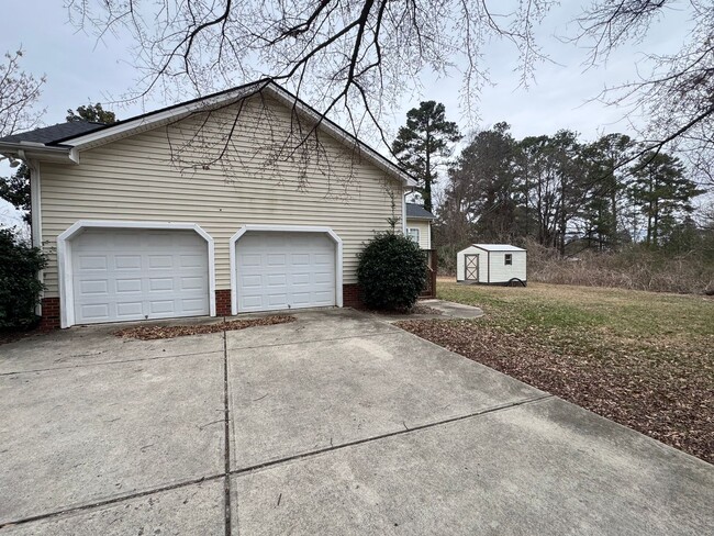 Building Photo - 3 Bedroom |  2.5 Bathroom Raleigh Home wit...