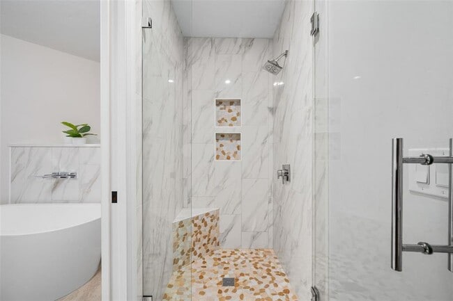 Building Photo - 9821 SW 34th Rd