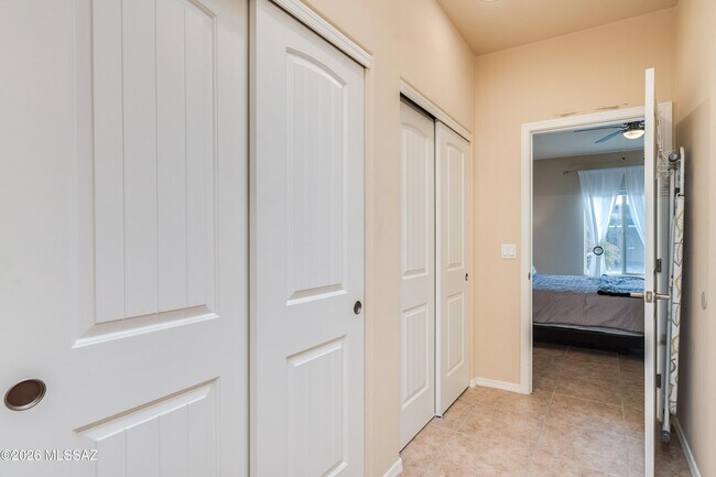 Building Photo - 1105 Lombard Way