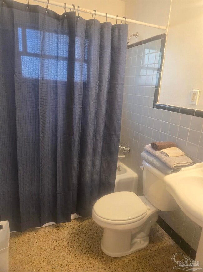 Building Photo - 1012 W Hernandez St