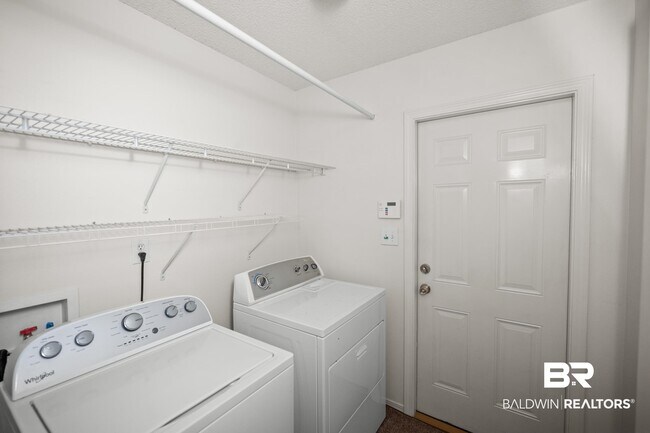 Building Photo - 13097 Concord Dr E