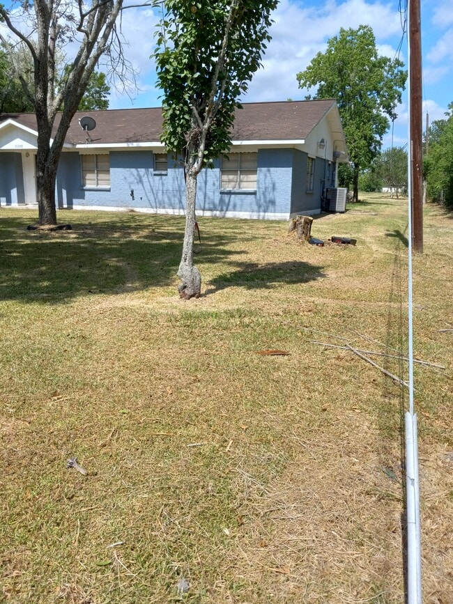 Building Photo - 16900 Wellborne Rd