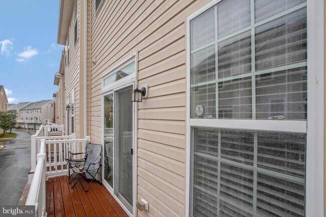 Building Photo - 1612 Fernwood Dr