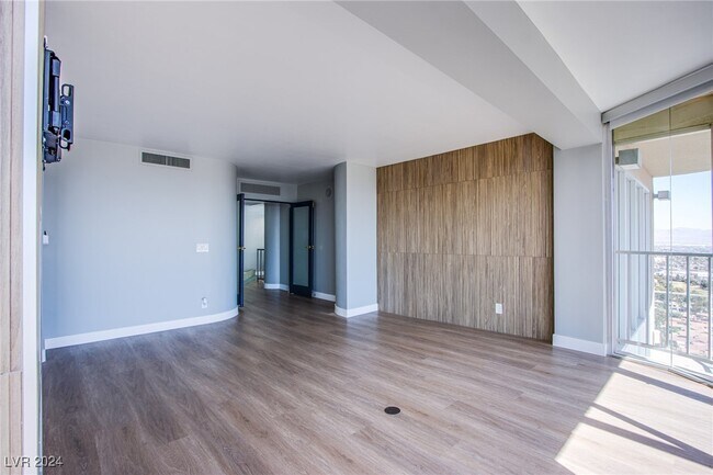 Building Photo - 3111 Bel Air Dr