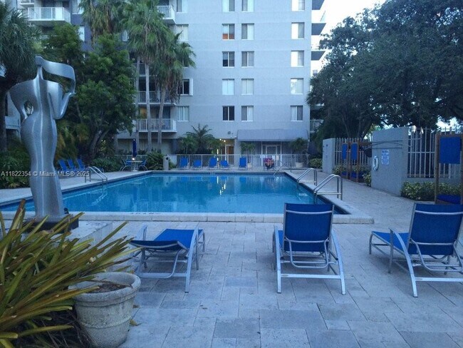 Building Photo - 850 N Miami Ave