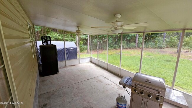 Building Photo - 830 Wood Creek Dr