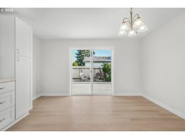 Building Photo - Beautifully Remodeled 3 Bedroom Home with ...