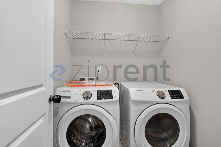 Building Photo - Unit