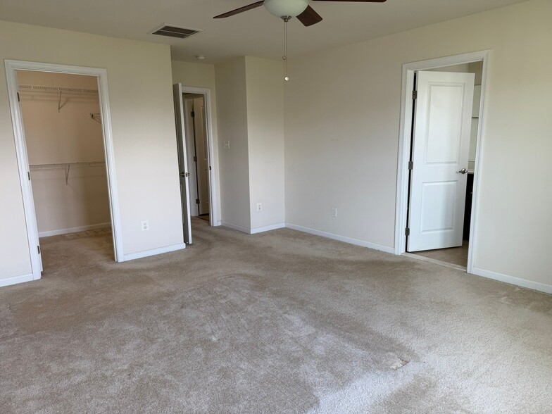 Building Photo - 22899 Chestnut Oak Terrace