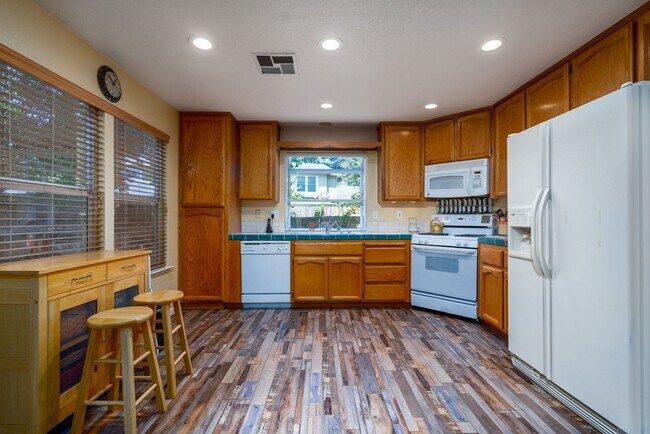 Building Photo - SOUTH DAVIS GEM