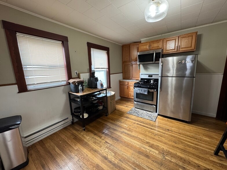 Building Photo - 75 Pinkert St