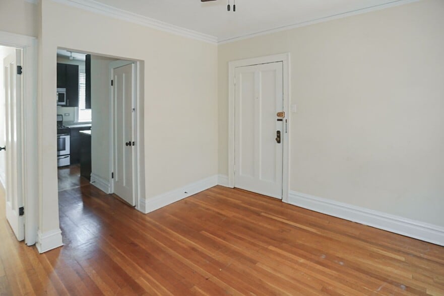 Building Photo - 4717 N Leavitt St