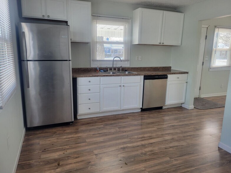 Building Photo - 4440 Saint Ann Ln