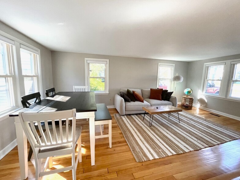 Building Photo - 13 Krampf Cir