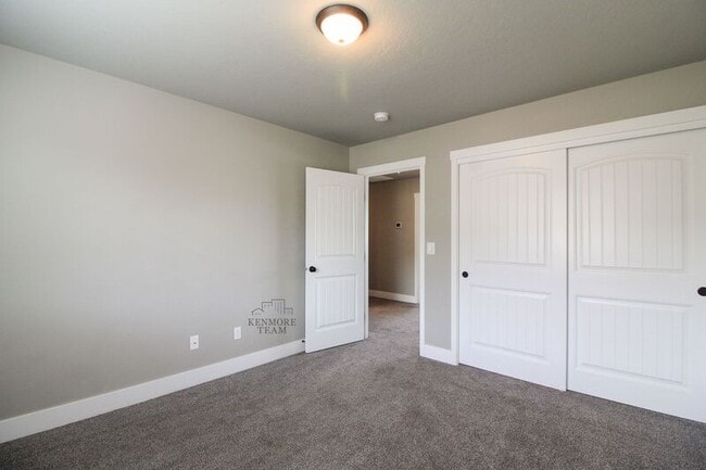 Building Photo - 4380 S Anderson Pl