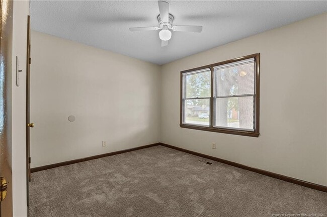 Building Photo - 6673 Vaughn Rd