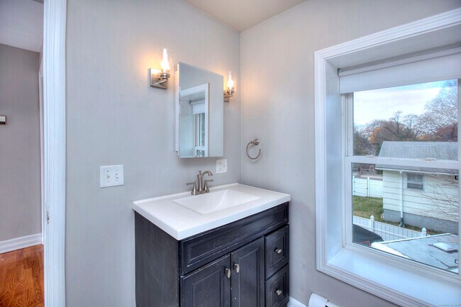 Building Photo - 300 Soundview Ave