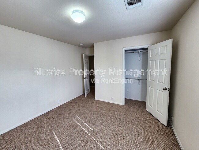 Building Photo - 943 Tisbury Pkwy