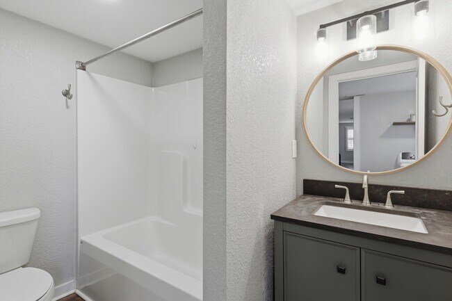 Building Photo - 613 Pearson Springs Rd