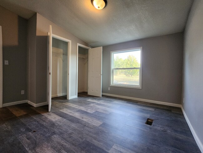 Building Photo - 1662 Lafayette Dr