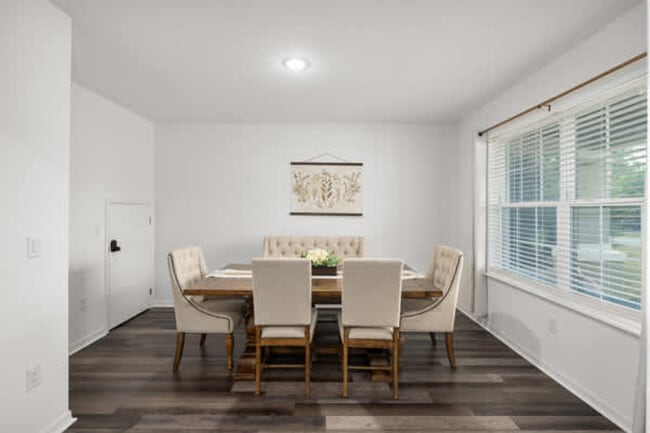 Building Photo - 14282 Coronado Dr