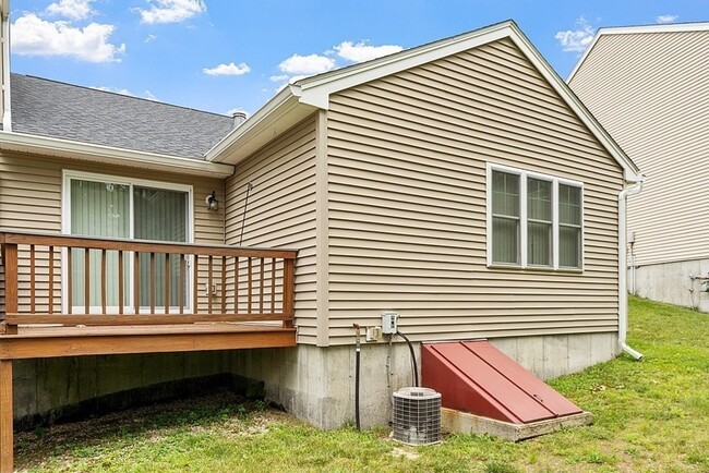 Building Photo - 15 Water Wheel Cir