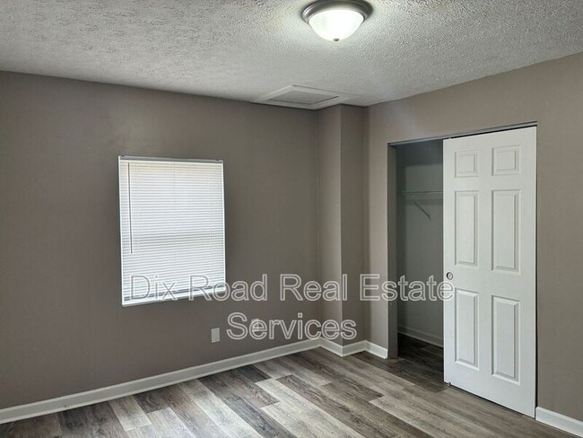 Building Photo - 715 Lorain Ave