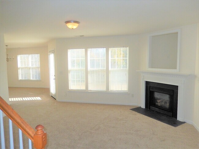 Building Photo - 1421 Springshire Ct