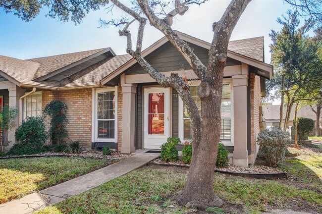 Building Photo - 1015 E Yager Ln