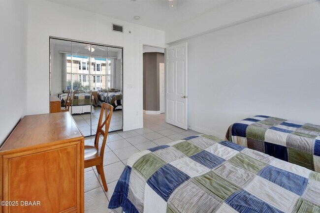 Building Photo - 4623 Rivers Edge Village Ln