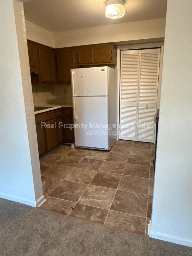 Building Photo - 6117 Brookwood Dr