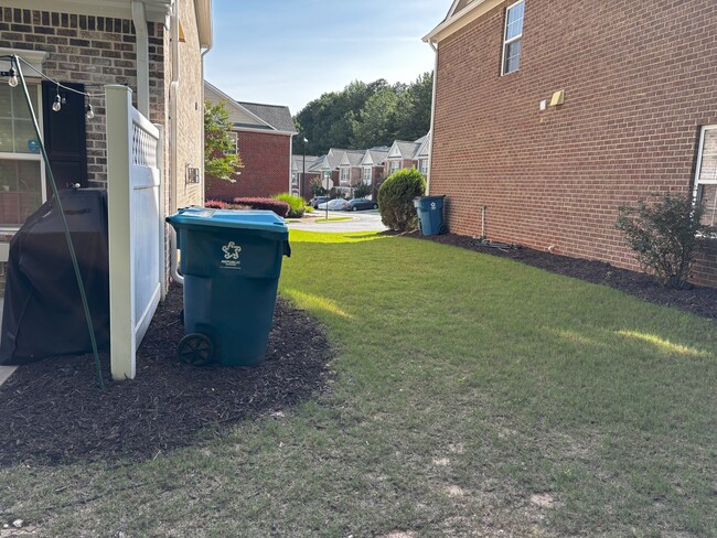 Building Photo - 5600 Moresby Ct
