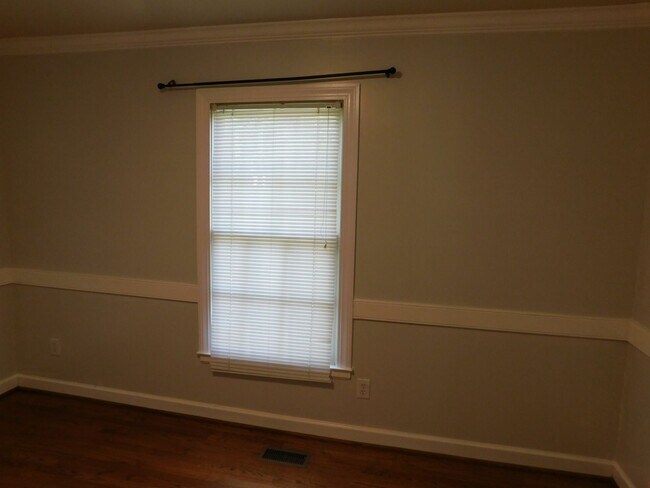 Building Photo - Beautiful home in the heart of Morehead City