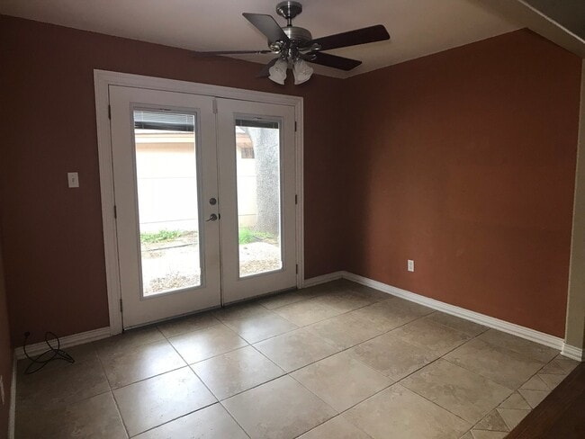 Building Photo - 3Bed/2Bath In Cimarron now Available!