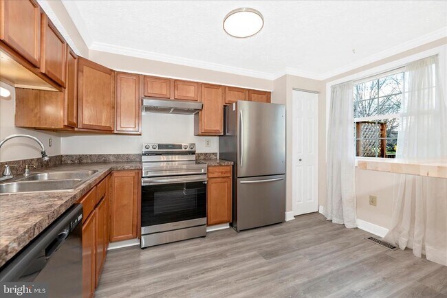 Building Photo - 7167 Glenmeadow Ct